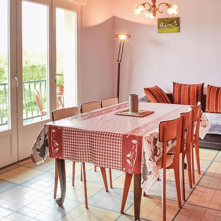 Holiday Home In Montsernelle Lithaire Kültér fotó