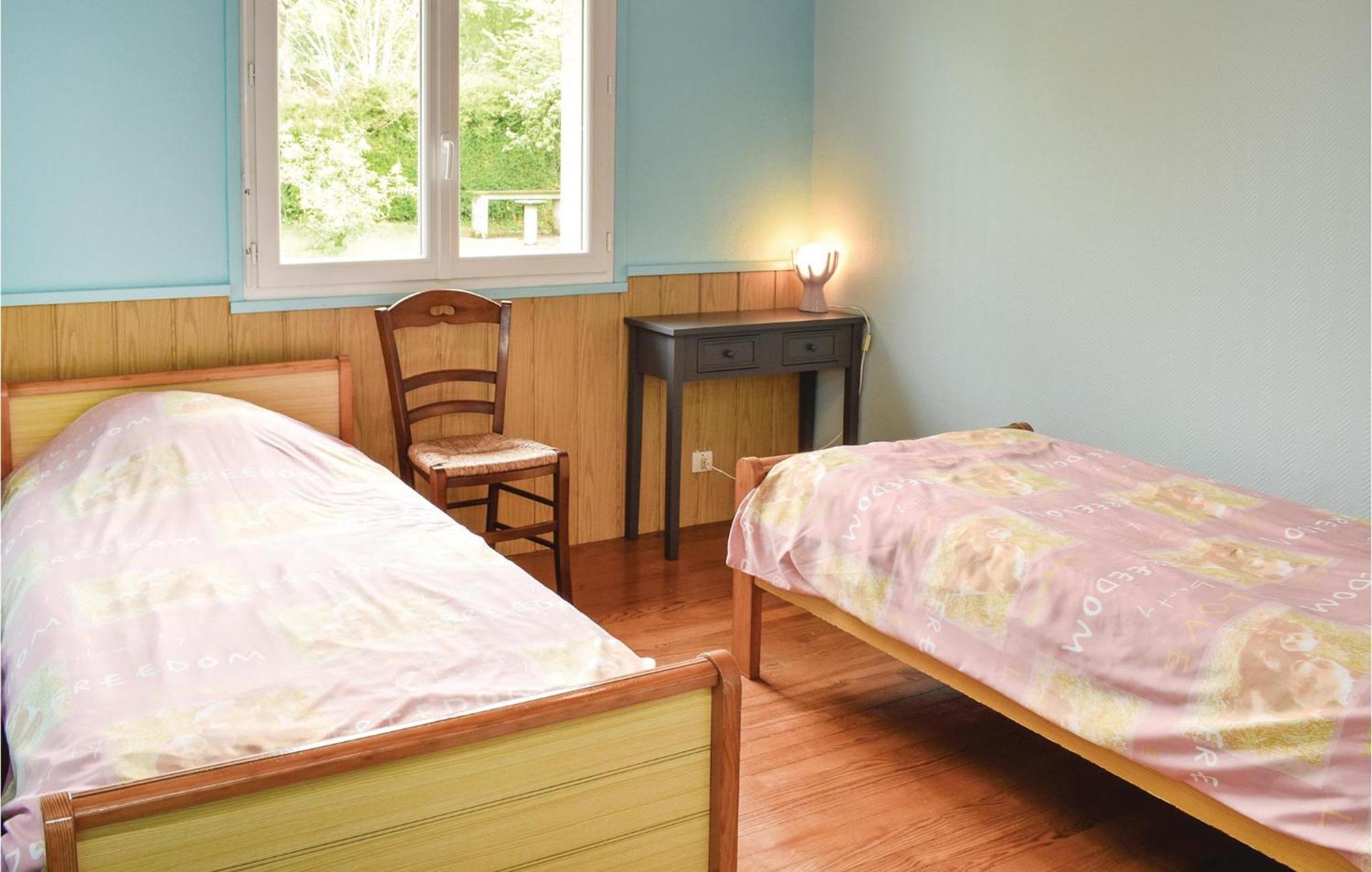 Holiday Home In Montsernelle Lithaire Kültér fotó