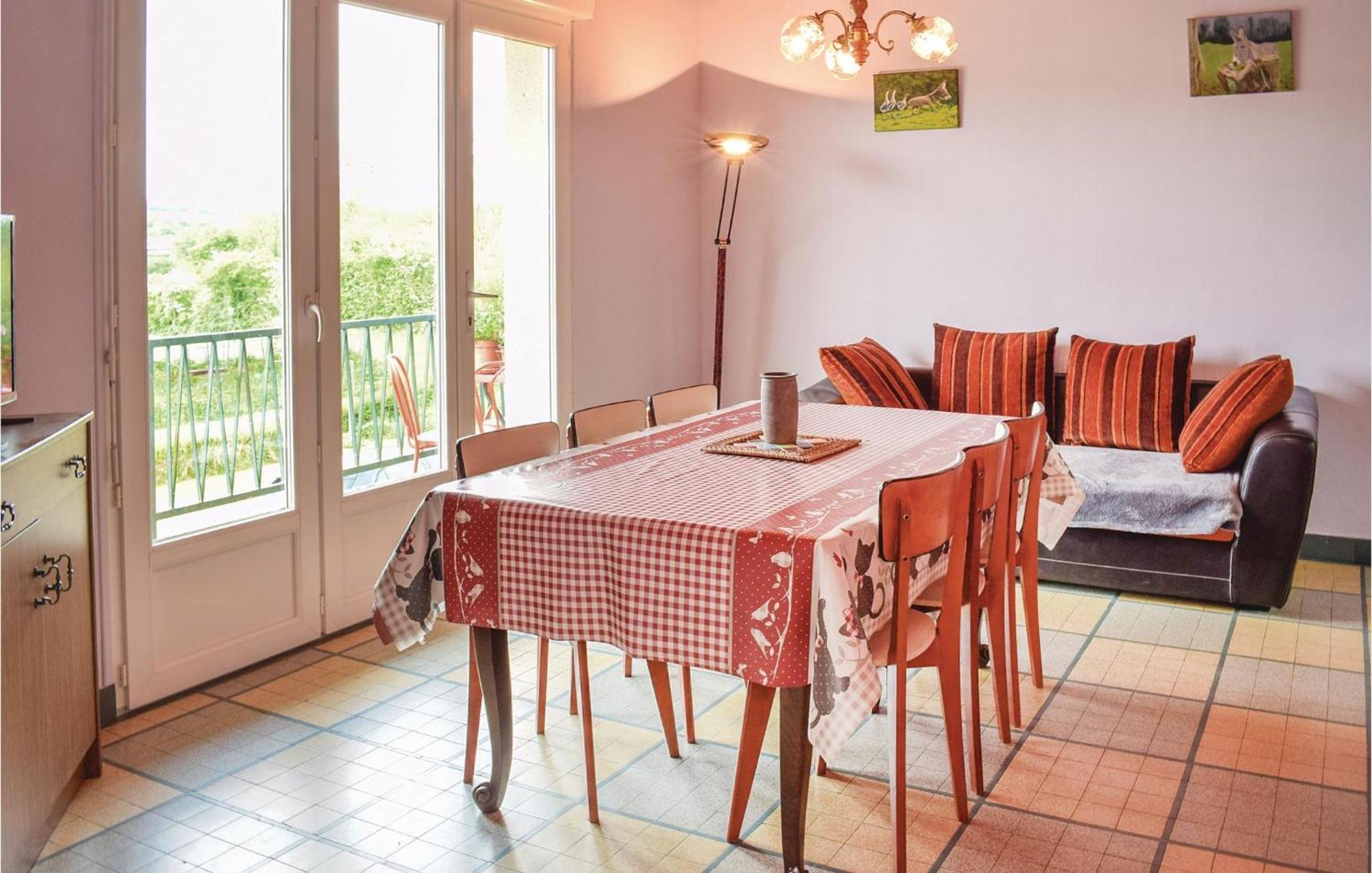 Holiday Home In Montsernelle Lithaire Kültér fotó