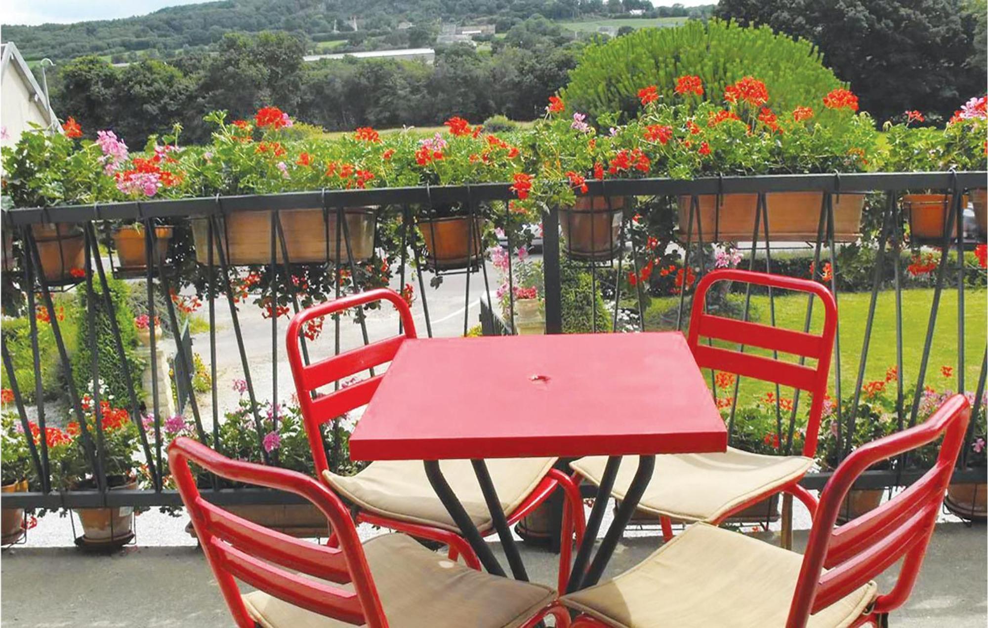 Holiday Home In Montsernelle Lithaire Kültér fotó